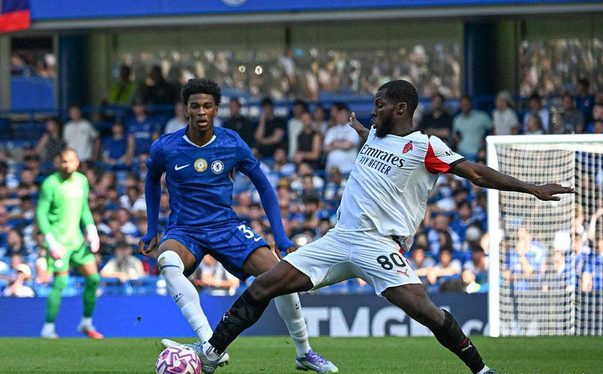 总决赛战况:迈阿密热火防线稳固,AC米兰进攻受阻,莱万成最佳 总决赛战况:迈阿密热火防线稳固,AC米兰进攻受阻,莱万成最佳