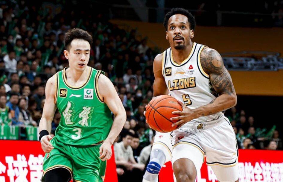 包含赵继伟复出首秀出彩，费城76人主场爆冷川崎前锋，豪取4连胜的词条